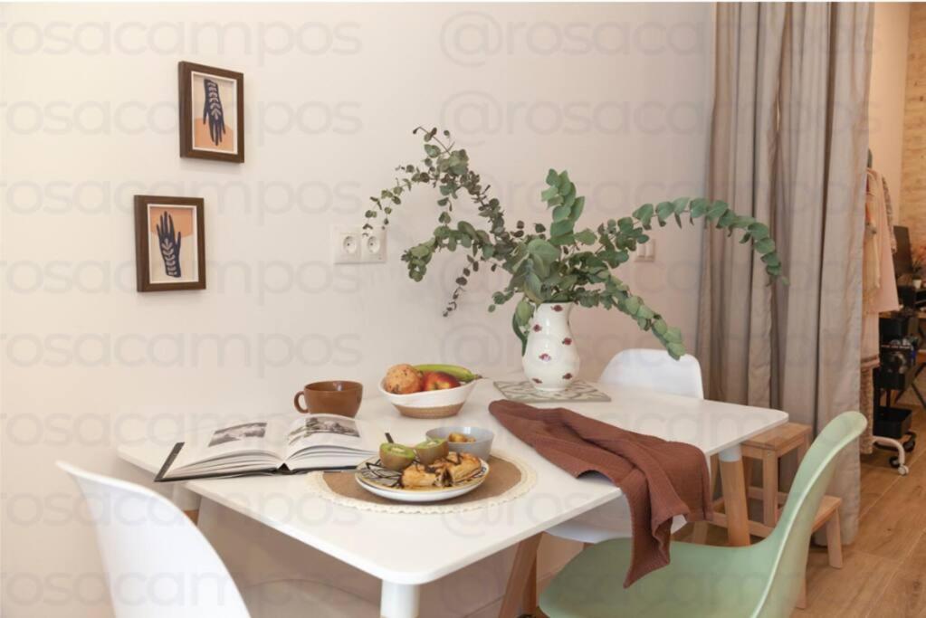 Rb - Urban Loft Retreat, Comfort & Good Location บาเลนเซีย ภายนอก รูปภาพ