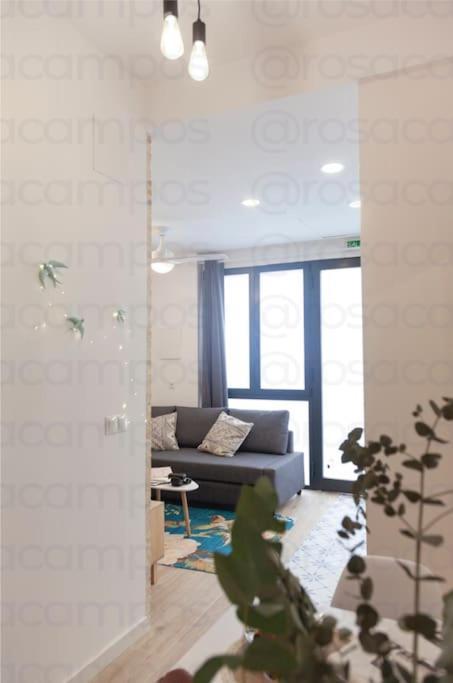 Rb - Urban Loft Retreat, Comfort & Good Location บาเลนเซีย ภายนอก รูปภาพ