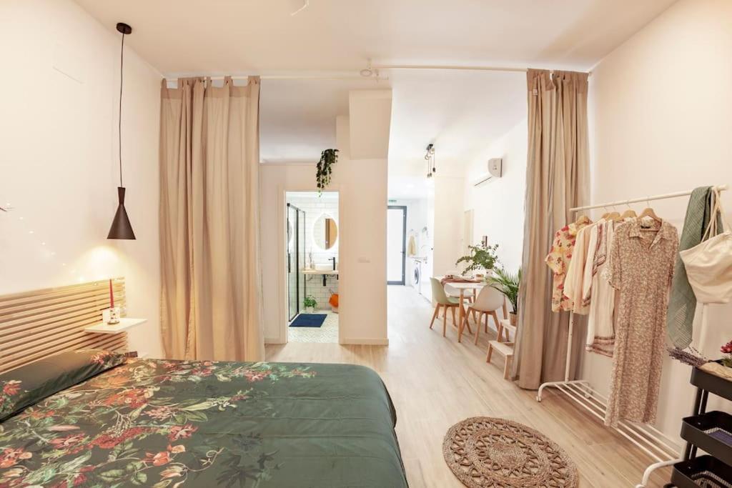 Rb - Urban Loft Retreat, Comfort & Good Location บาเลนเซีย ภายนอก รูปภาพ
