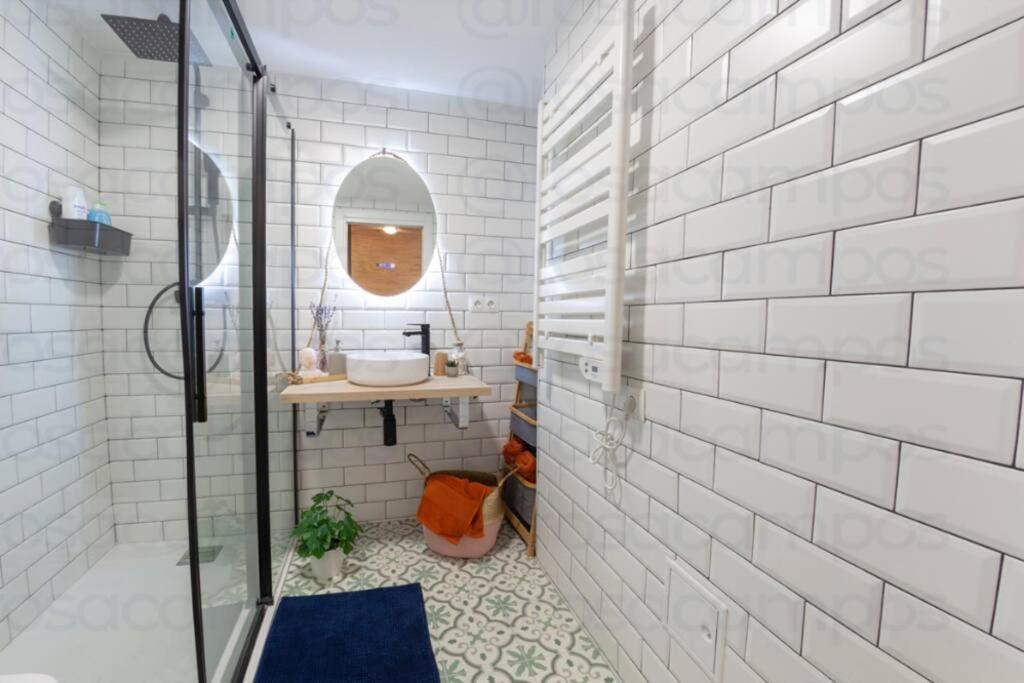 Rb - Urban Loft Retreat, Comfort & Good Location บาเลนเซีย ภายนอก รูปภาพ