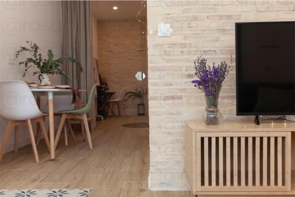 Rb - Urban Loft Retreat, Comfort & Good Location บาเลนเซีย ภายนอก รูปภาพ